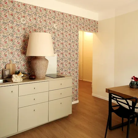 Flowers - Ponte Milvio بيت ضيافة